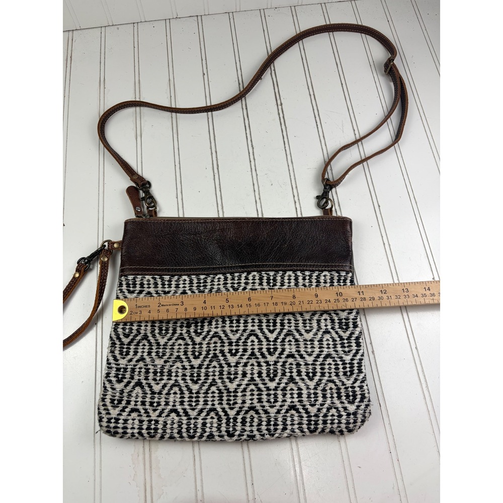Myra Vintage Geometric Woven Upcycled Rug Leather Crossbody Shoulder Bag - Picture 7 of 10
